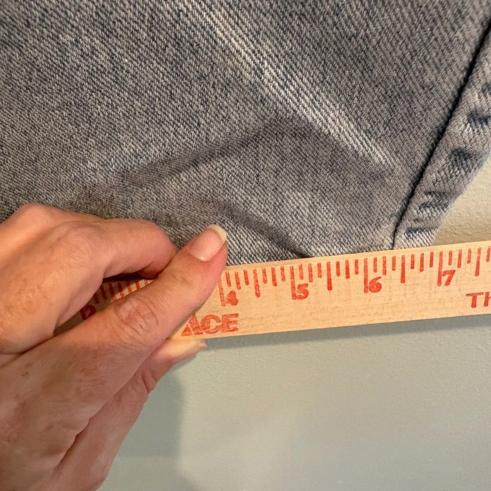 Vintage Levi's 550 Jeans Mens 34x30 (Tag 36x30) USA Light Wash 90s‎ Distressed